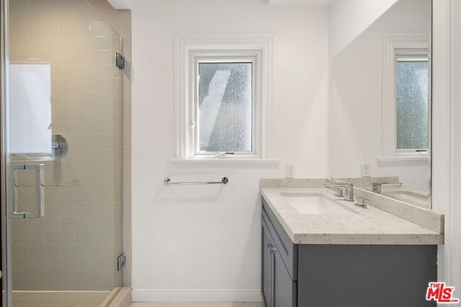 Building Photo - 501 Cascada Way