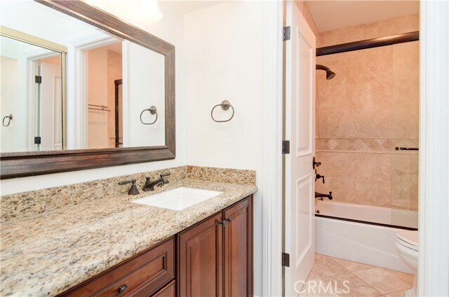 Building Photo - 8566 Fallbrook Cir