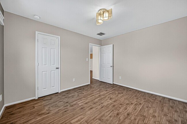 Building Photo - 14574 Empanada Dr