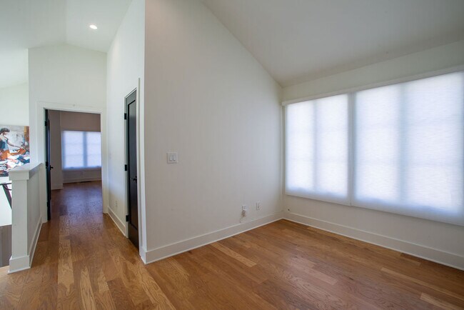 Building Photo - 130 2nd St