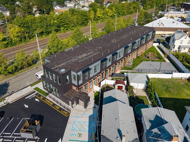 Building Photo - 315 Railroad Ave
