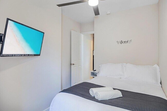 Building Photo - 505 SE 20th St