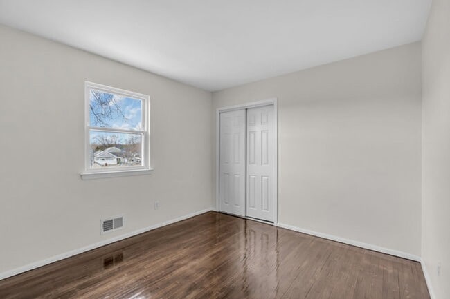 Building Photo - Newly Renovated 4-Bedroom Home with Pool i...