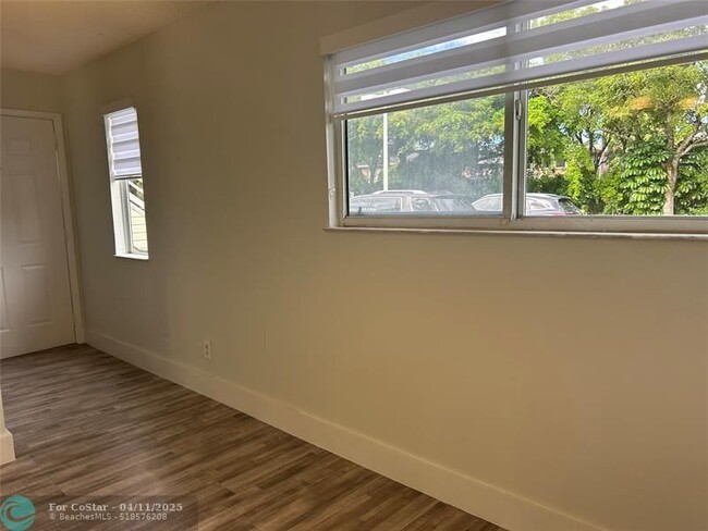Building Photo - 3477 NW 44th St