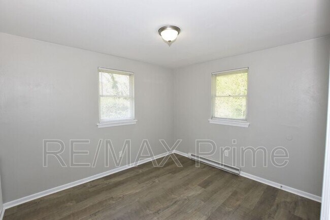 Building Photo - 7923 Thompson Rd
