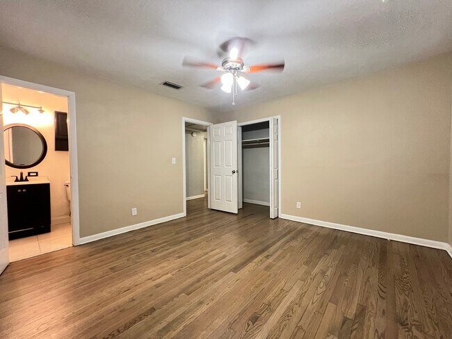 Building Photo - 3219 Fruitwood Ln