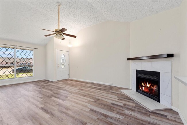 Building Photo - 3706 Westmeadow Dr