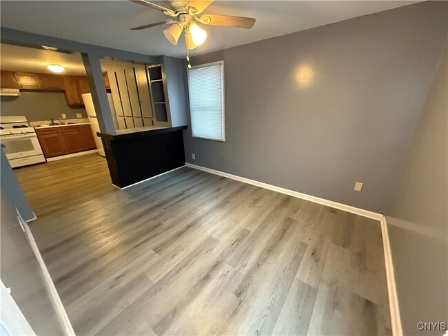 Building Photo - 127 1/2 Matty Ave