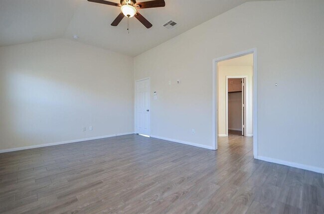 Building Photo - 3066 View Valley Trail