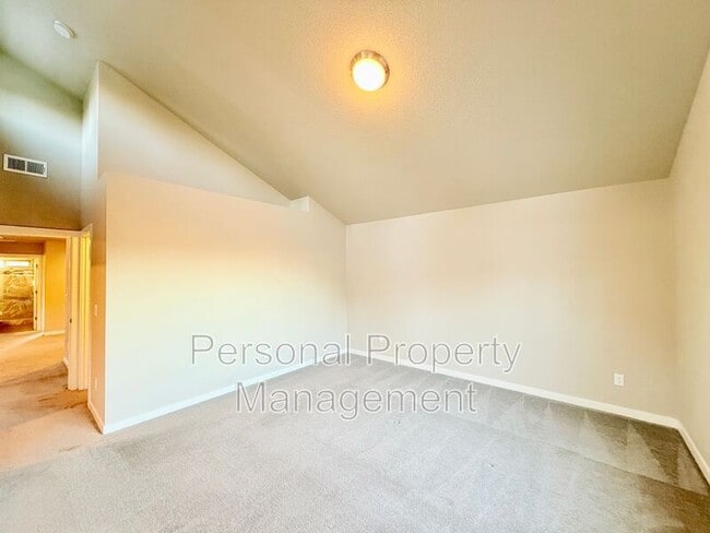 Building Photo - 15601 NE 107th St