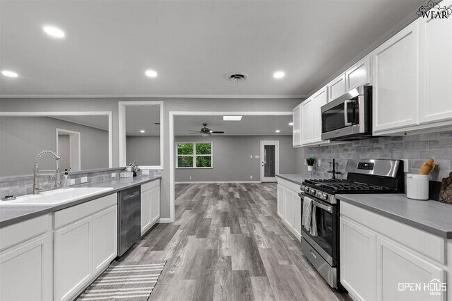 Building Photo - 4303 Prince Edward Dr