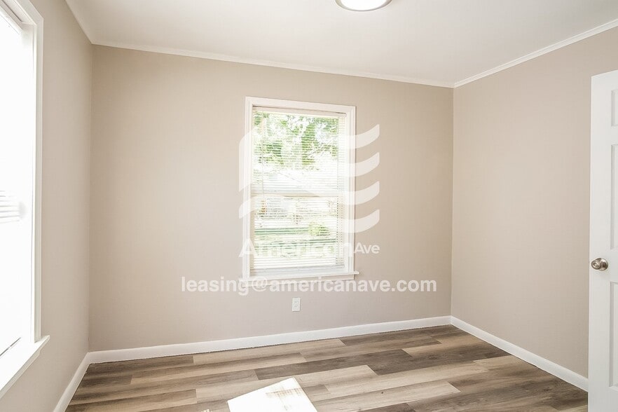 Building Photo - 4204 N Frankfort Ave