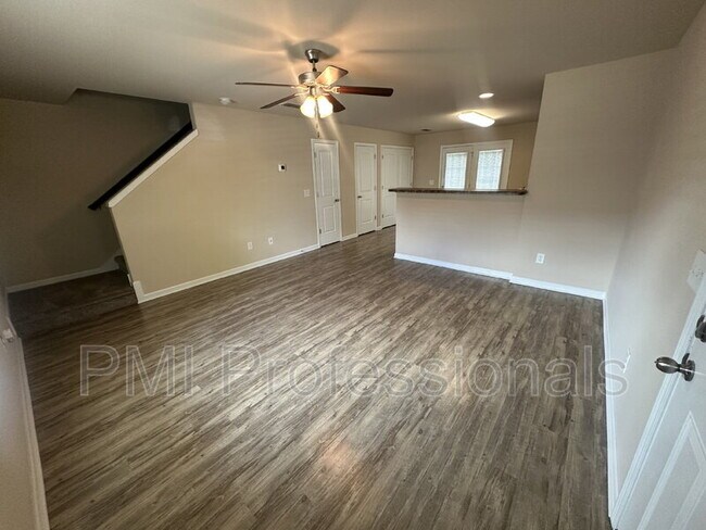 Building Photo - 308 Dill Ln