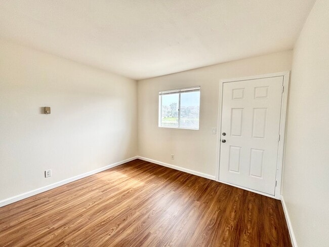 Building Photo - Surfside I | 2 Bedroom + 1.5 Bathroom with...