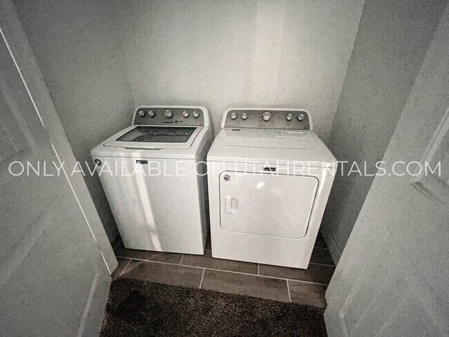 Building Photo - 4552 Long Way