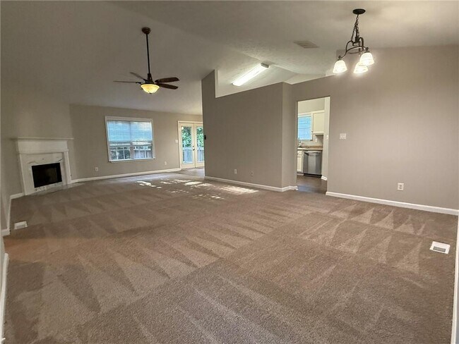 Building Photo - 1135 Hillcrest Glenn Cir