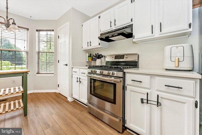 Building Photo - 7115 Oberlin Cir