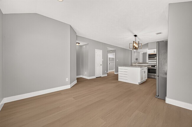 Building Photo - 22210 Bellow Glen Dr