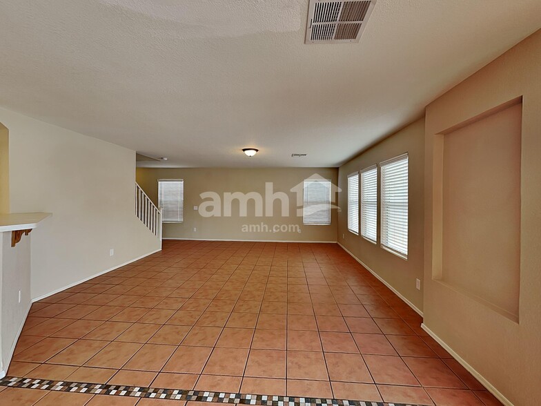 Building Photo - 6913 S Goshawk Dr