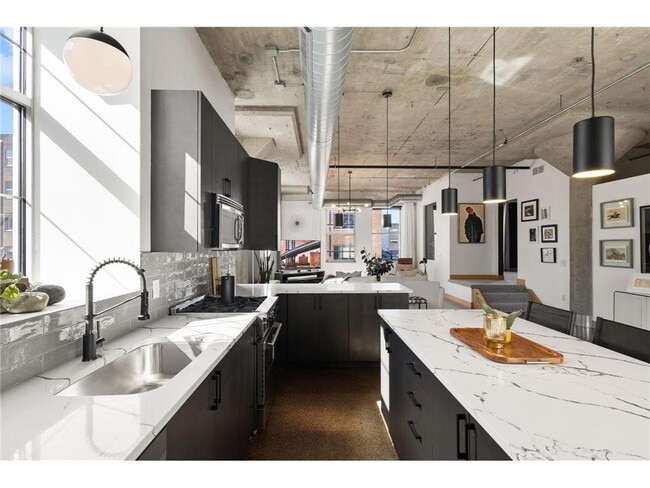 Building Photo - 918 N 3rd St