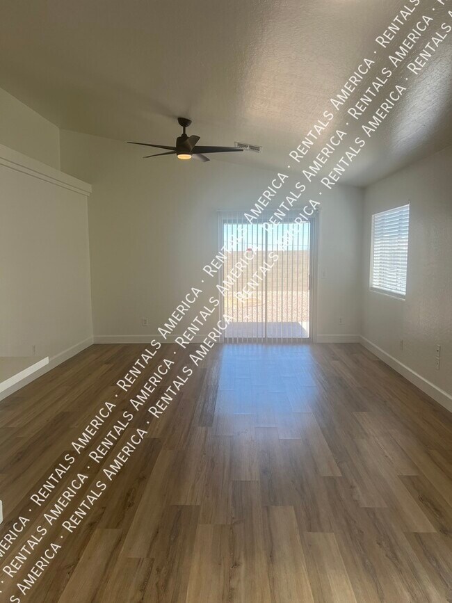 Building Photo - 3682 N French Pl