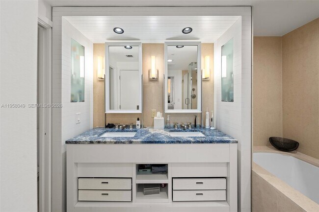 Building Photo - 6899 Collins Ave