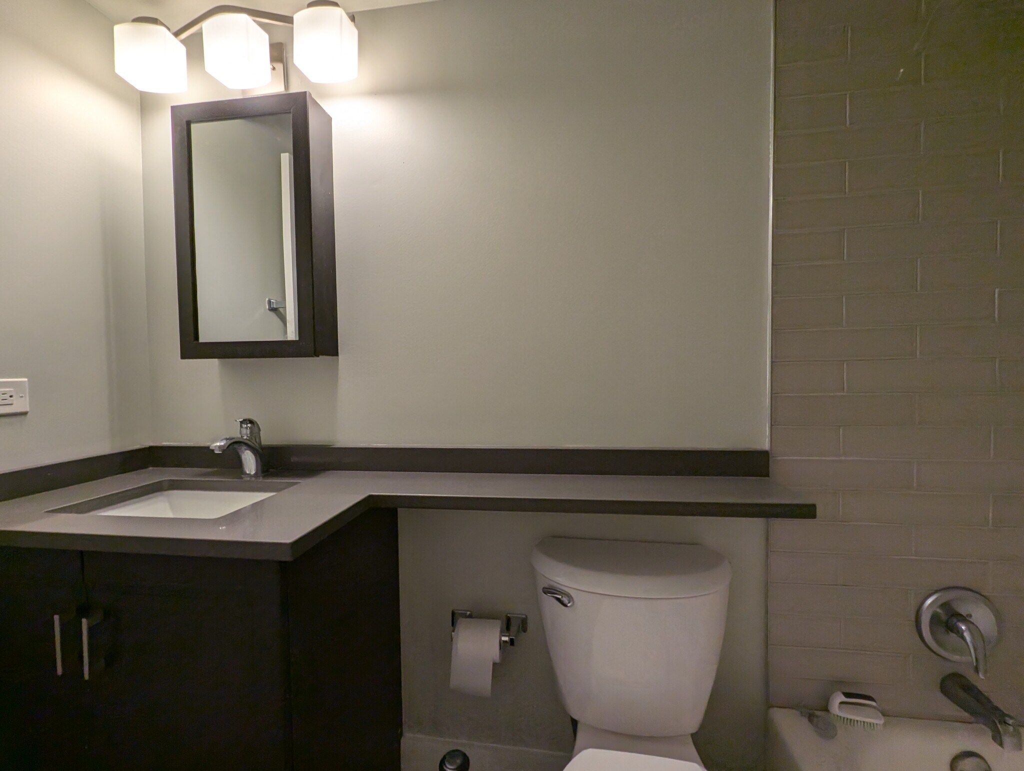 Building Photo - 1437 N Dearborn St