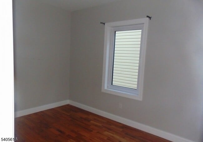 Building Photo - 108 Mill St