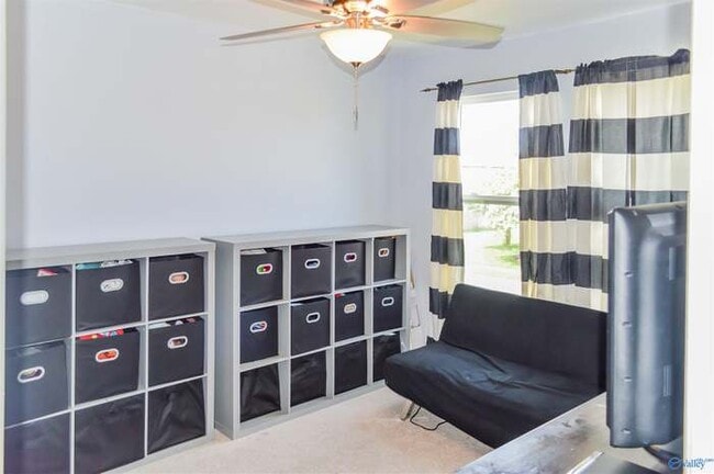 Building Photo - 3284 Castlecreek Dr