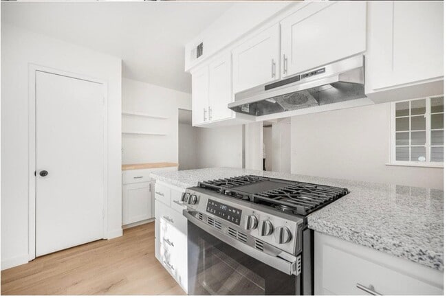 Building Photo - $2,250 Gettysburg & Peach, 3 Bedroom 2 Bat...