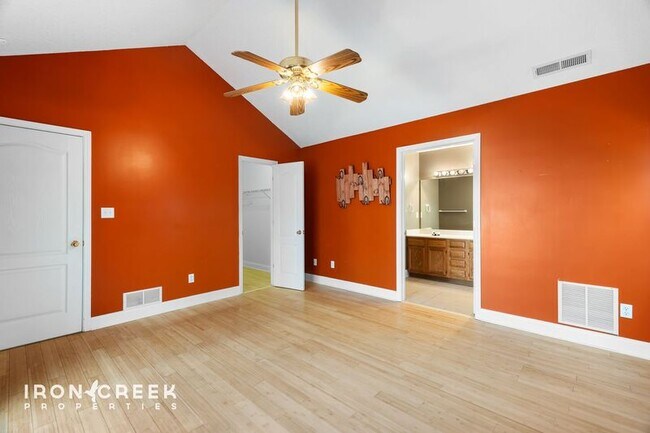 Building Photo - 49 Azalea Dr