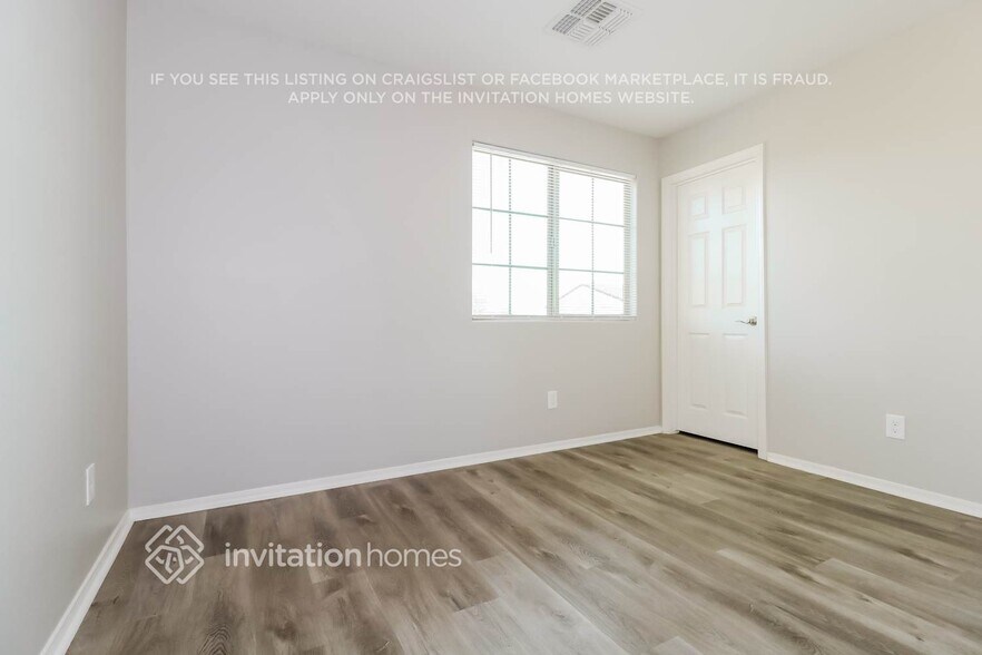 Building Photo - 10229 W Marguerite Ave