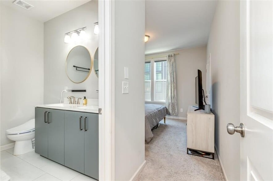 Building Photo - 912 Brees Ct