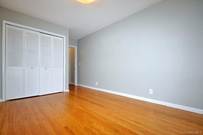 Building Photo - 34 Chestnut St