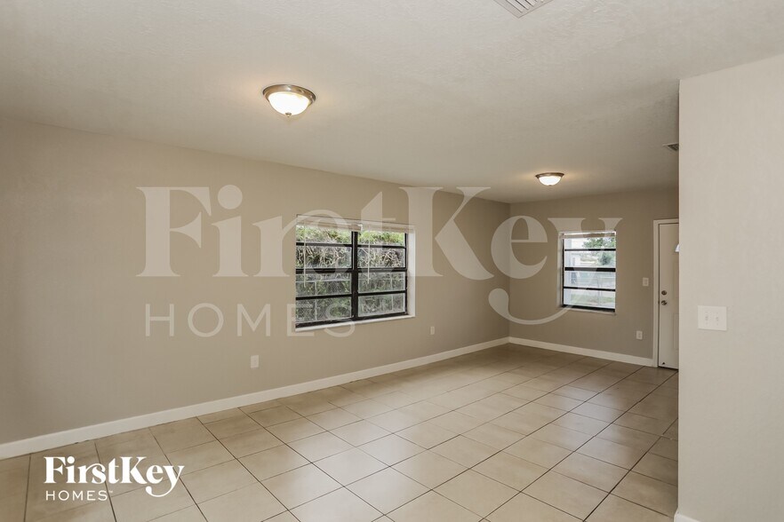 Building Photo - 14640 Tyler St