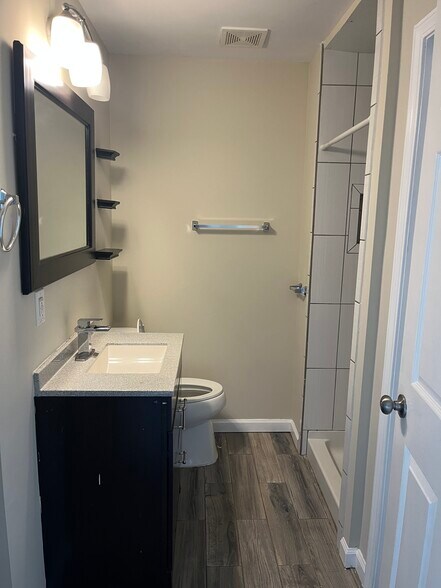 Full bath 1 (shower) - 6610 Vandre Ave