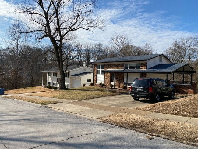 Building Photo - Charming 3 Bedroom with Great Yard