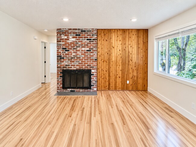 Building Photo - 7407 SW 36th Ave