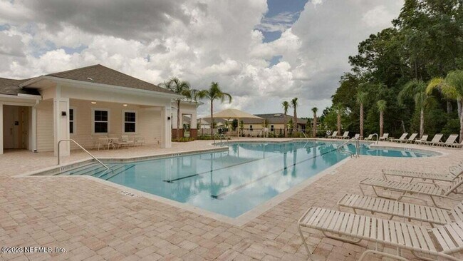 Building Photo - Great home in Pine Lakes