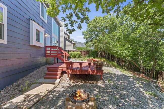Building Photo - 5-Bedroom Home in D12 with Open Space View...