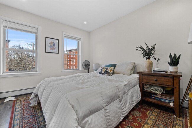 Building Photo - 149 Cottage St