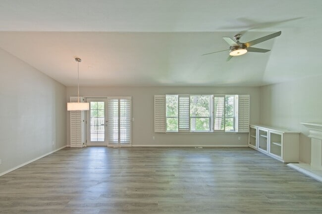 Building Photo - Loch Haven Hills Home