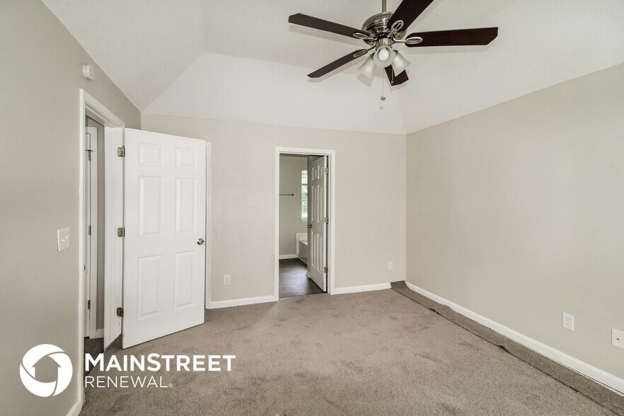 Building Photo - 4240 Ward Bluff Dr