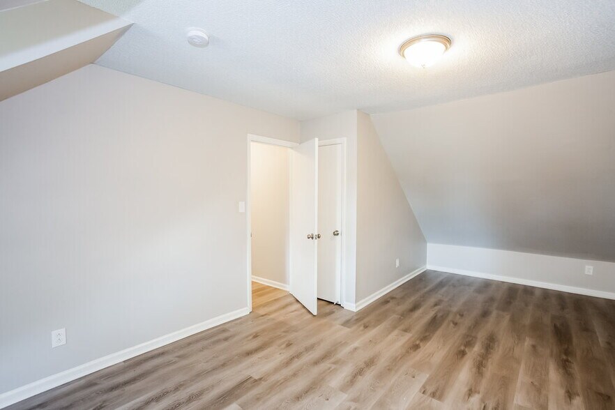 Building Photo - 9147 Moss Cove Ct