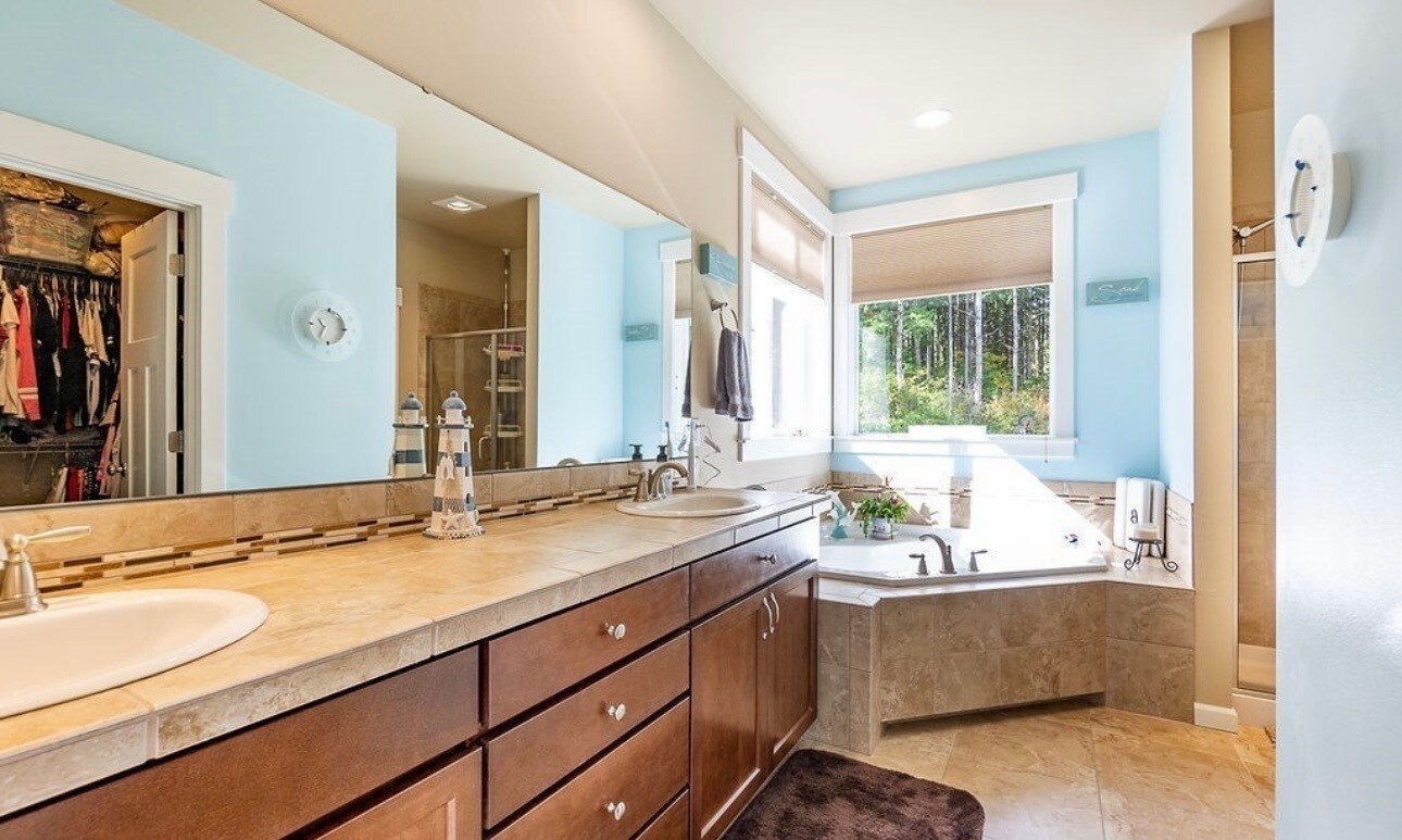 Building Photo - 26608 12th Dr NW