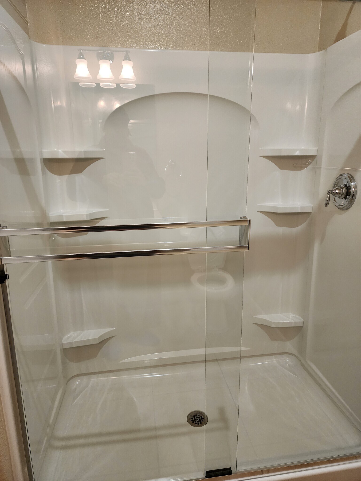 Bathroom 1-b - 207 Hibiscus Way