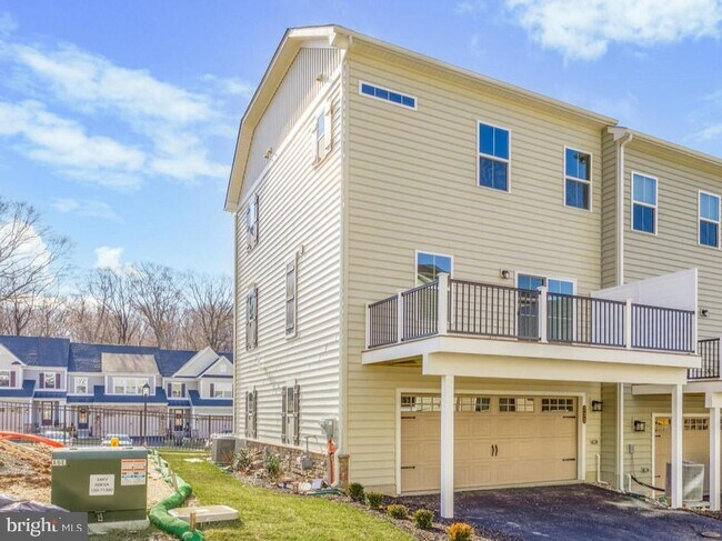 Building Photo - 223 Avalon Dr