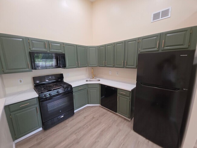 Building Photo - 12 Amberly Ct