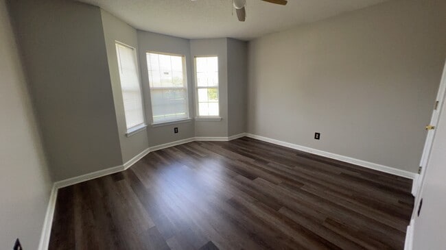 Building Photo - 822 Waterfield Dr