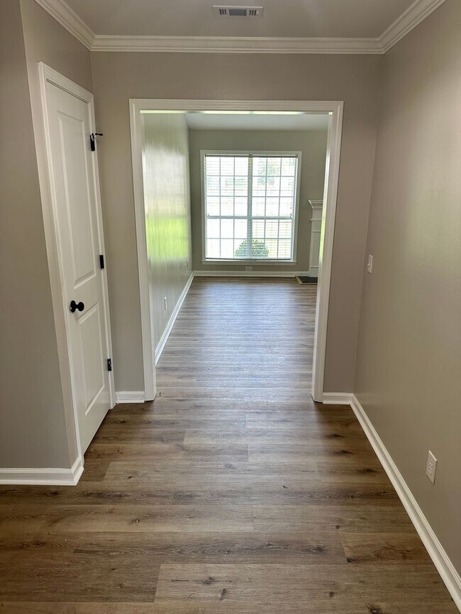Building Photo - Gorgeous Home in Dothan, AL